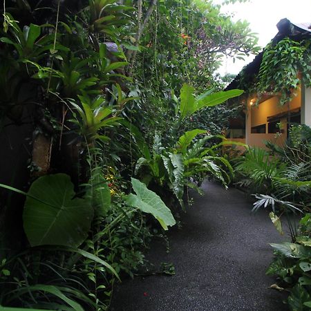 Sari Gong Guest House, A Trishula Collection Ubud Esterno foto