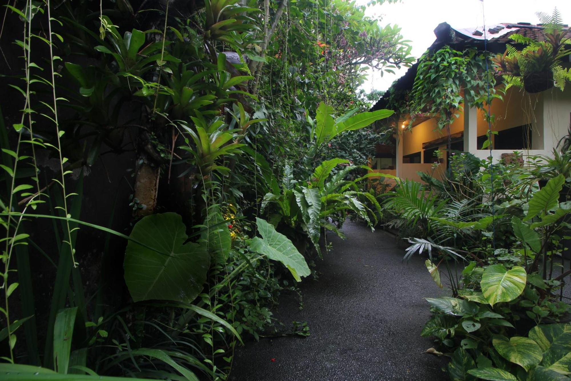 Sari Gong Guest House, A Trishula Collection Ubud Esterno foto